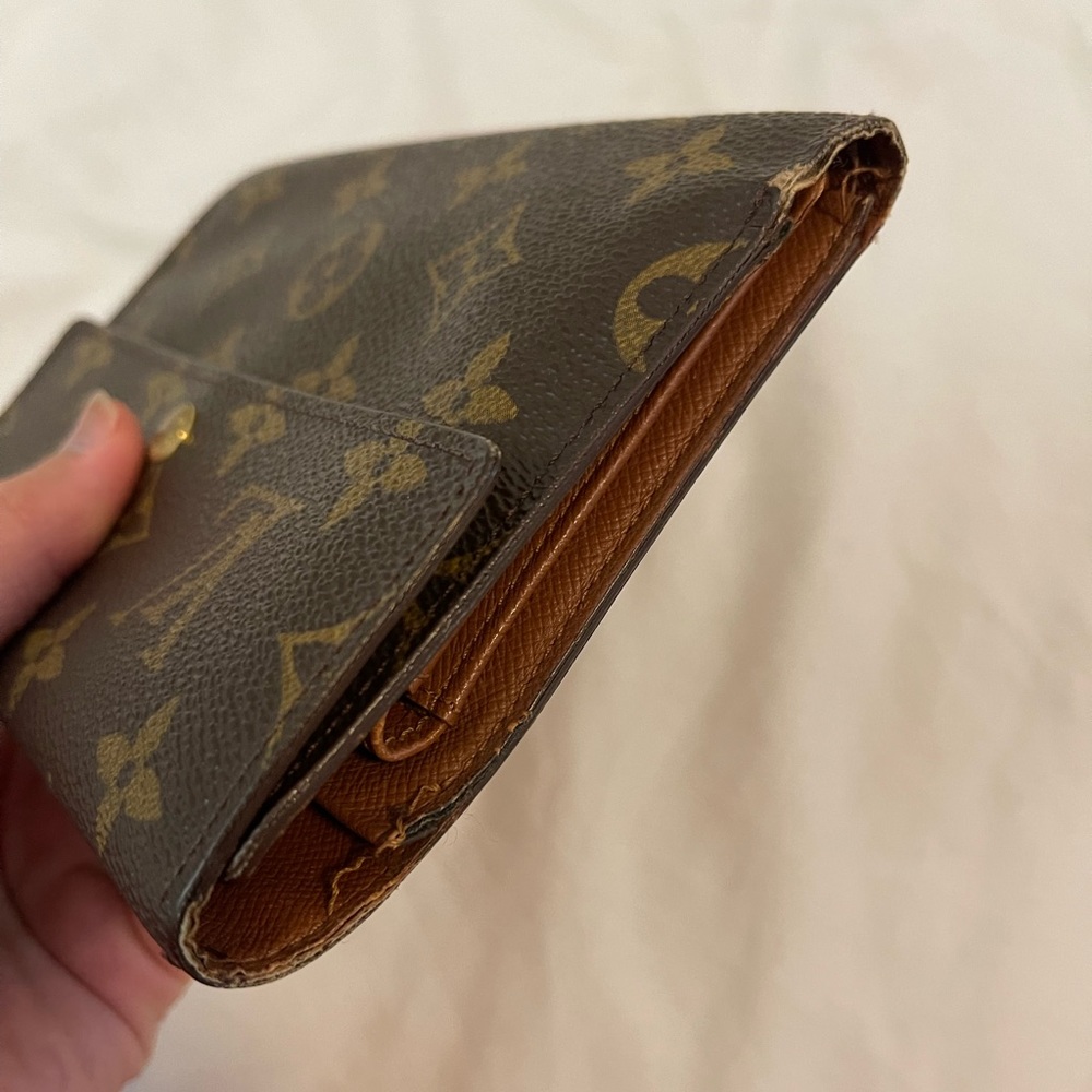 LV Wallet - Picture 6 of 11